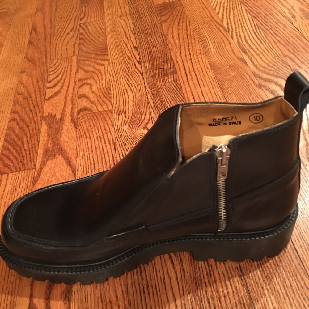 NWOT Kangol Boots.